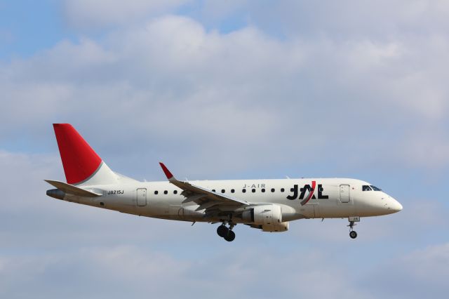 Embraer 170/175 (JA215J)