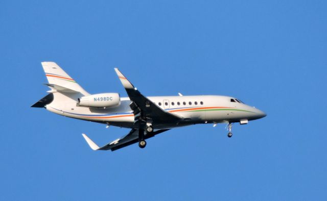 Dassault Falcon 2000 (N498DC) - Shown here is a Dassault Falcon 2000EX with wheels down in the Spring of 2016.