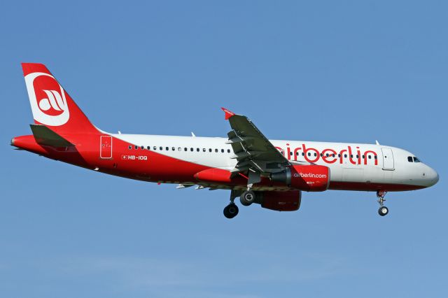 Airbus A320 (HB-IOQ) - "Air Berlin" livery
