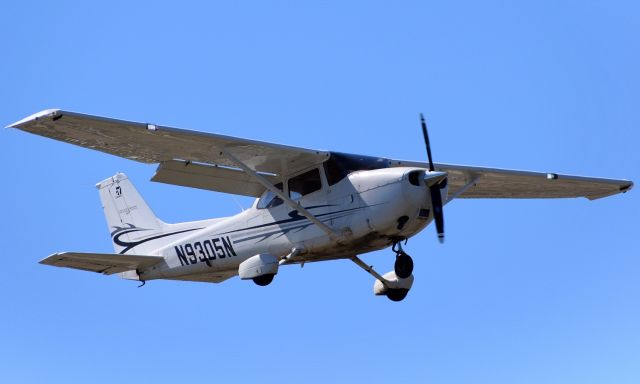 Cessna Skyhawk (N9305N)