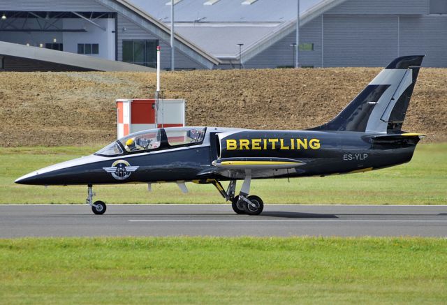 Aero L-39 Albatros (ES-YLP) - Breitling Jet Team formation flying at 2012 Farnborough International Air Show