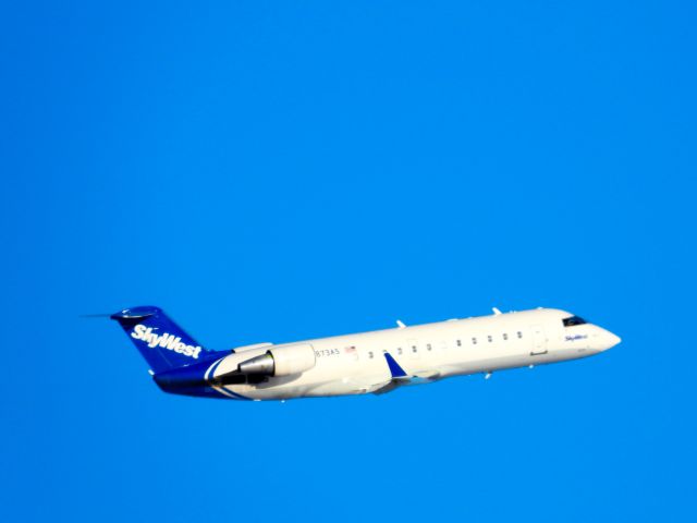 Canadair Regional Jet CRJ-200 (N873AS) - SKW5690br /SGF-IAHbr /01/11/2025