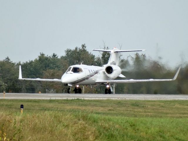 Learjet 31 (N744N)