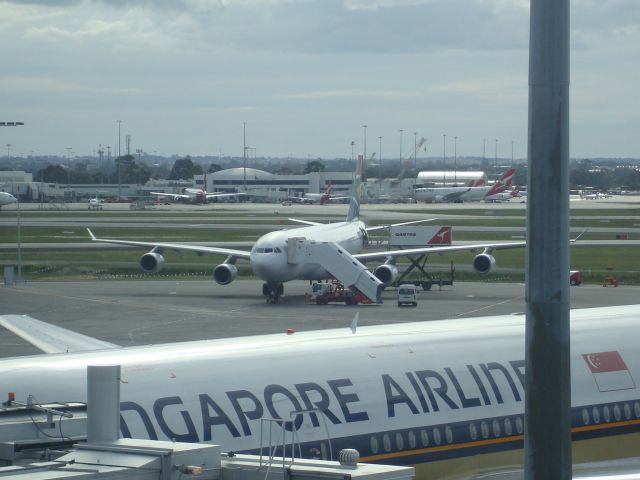 Airbus A340-300 (ZS-SXB)