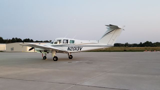 Beechcraft Duchess (N2013V)