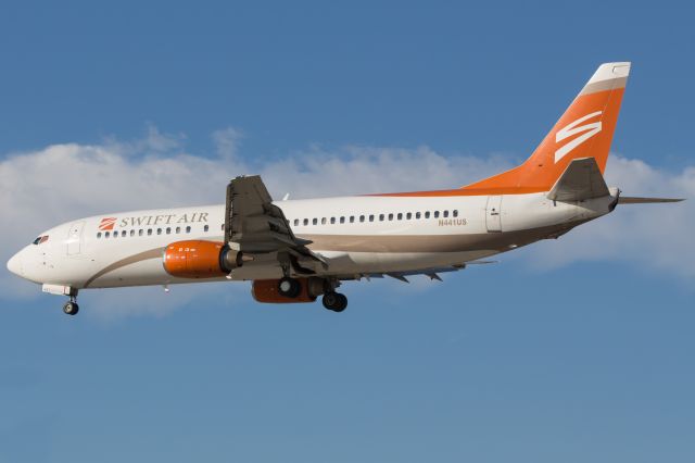 BOEING 737-400 (N441US)