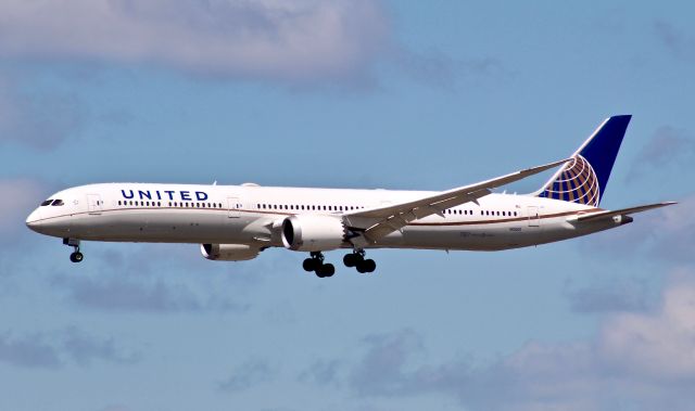 BOEING 787-10 Dreamliner (N12005) - United Dreamliner on final for runway 22L at Newark Liberty.