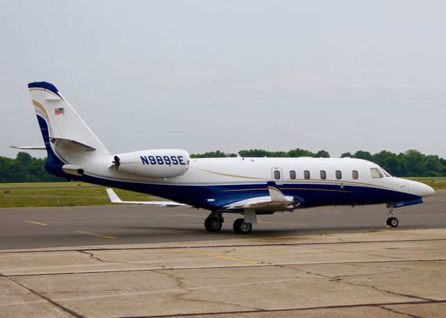 IAI Gulfstream G100 (N989SE) - At Downtown Shreveport.