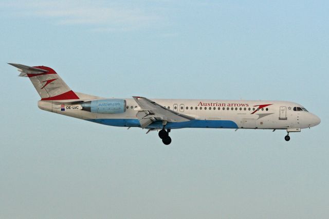 Fokker 100 (OE-LVC)