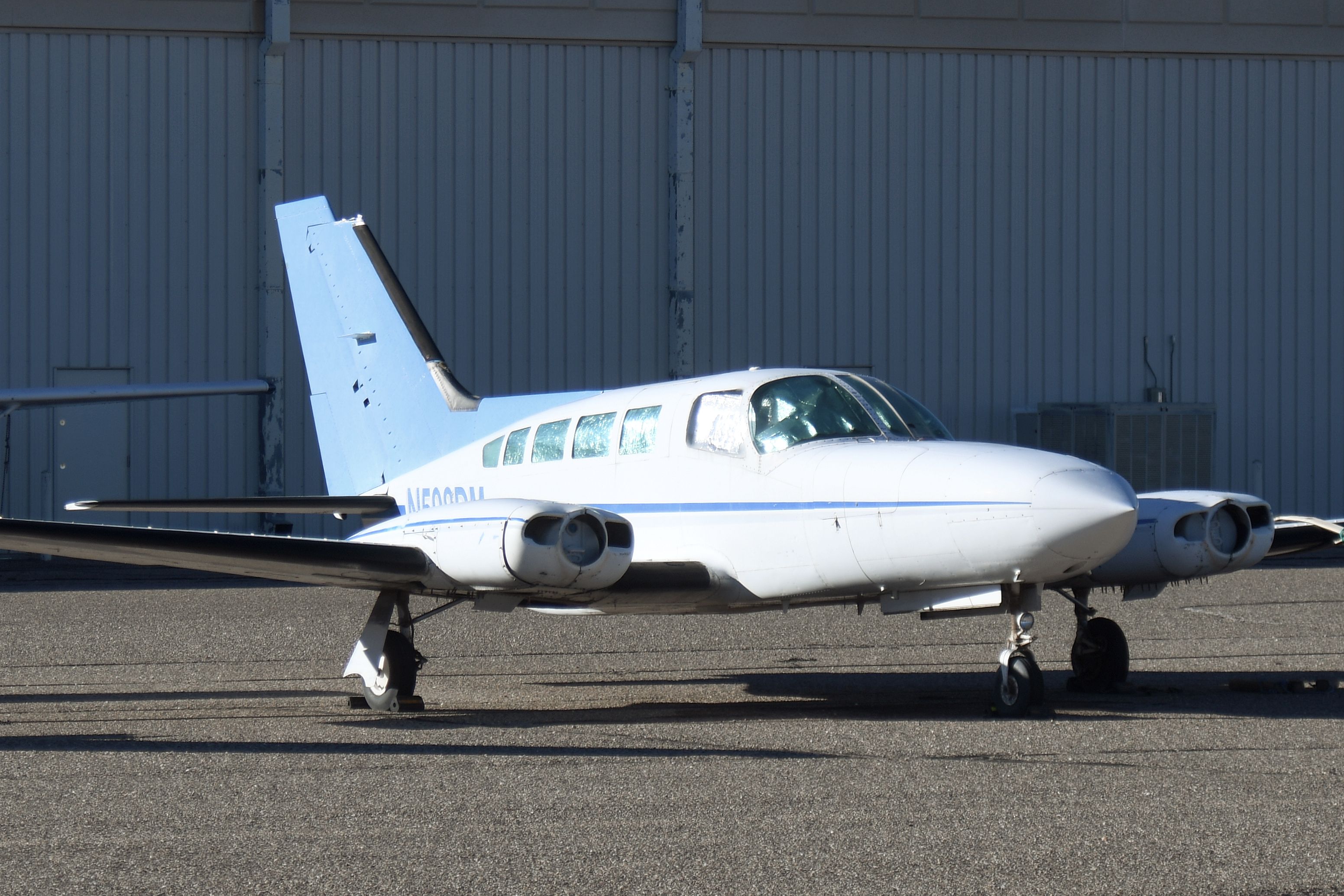 Cessna 402 (N598DM)