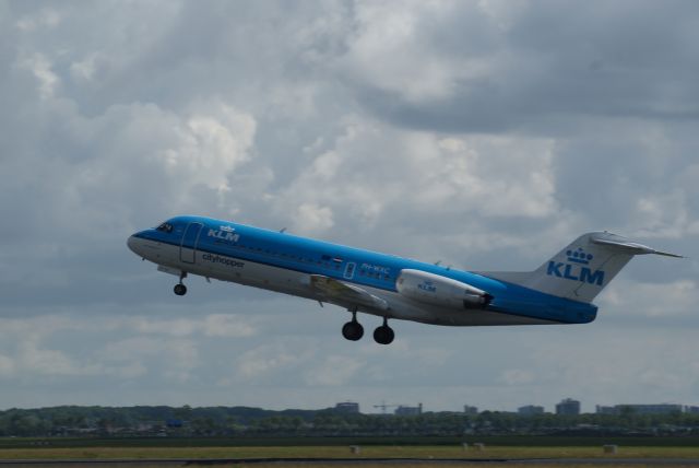 Fokker 70 (PH-WXC) - KLM Cityhopper F70 cn11574