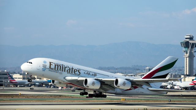 Airbus A380-800 (A6-EEV)