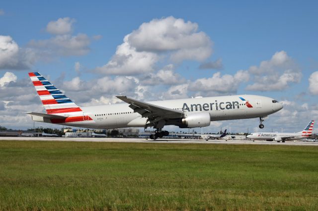 Boeing 777-200 (N787AL) - Miami International, October 2017