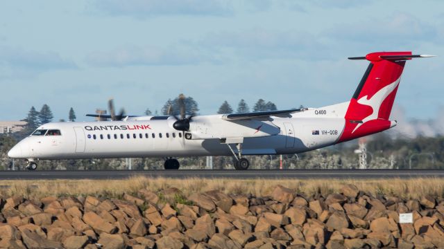 de Havilland Dash 8-400 (VH-QOB)