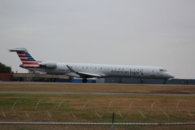 Canadair Regional Jet CRJ-900 (N611NN)