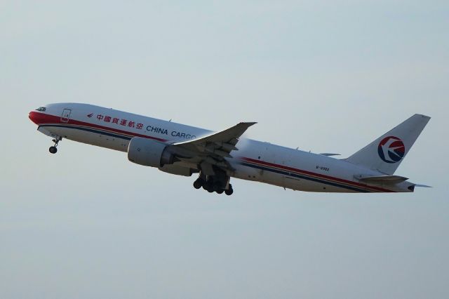 Boeing 777-200 (B-2082) - China Cargo 222 departing KLAX for Shanghai Pudong