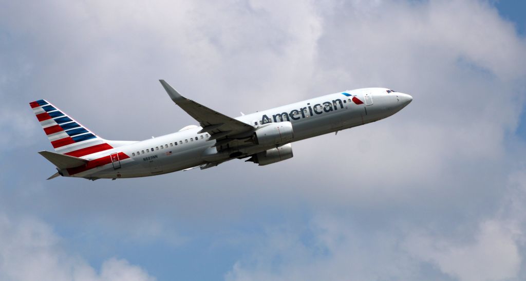 Boeing 737-800 (N889NN) - Shortly after departure is this 2012 American Airlines Boeing 737-823 in the Summer of 2020.