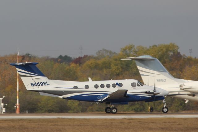 Beechcraft Super King Air 200 (N469SL) - 02DEC23