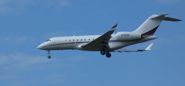 Bombardier Global 5000 (N115QS) - On short final is this 2015 Bombardier Global 5000 in the Spring of 2023.