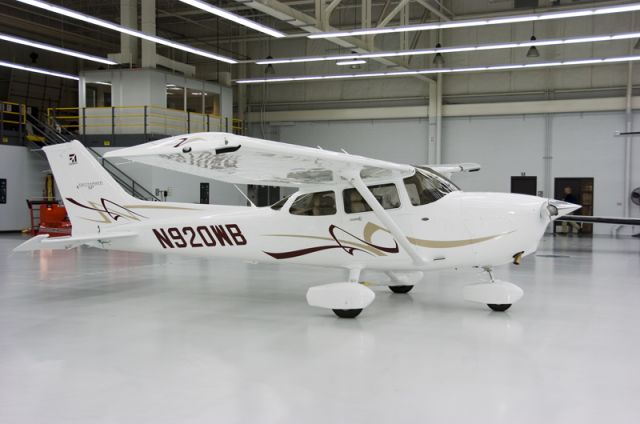 Cessna Skyhawk (N920WB) - C172S G1000