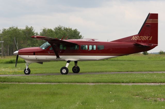 Cessna Caravan (N908KA) - Taxiing to the hangar