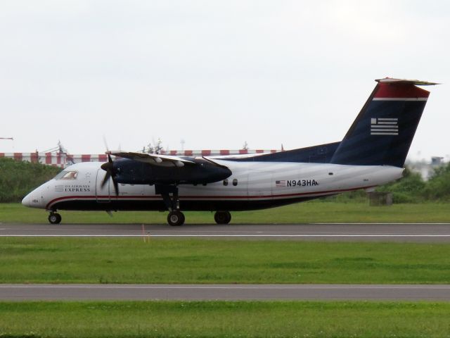 de Havilland Dash 8-100 (N943HA) - Take off.