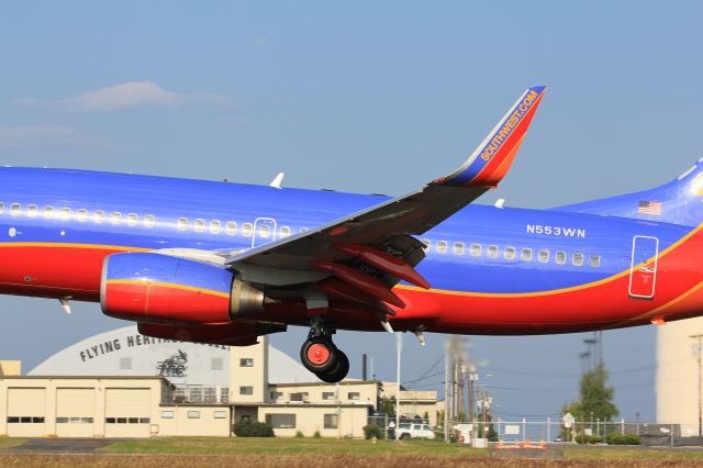 Boeing 737-700 (N553WN) - Windsock