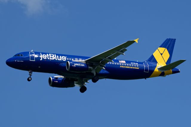 Airbus A320 (N775JB)