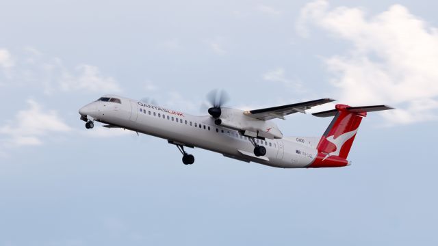 de Havilland Dash 8-400 (VH-LQL)