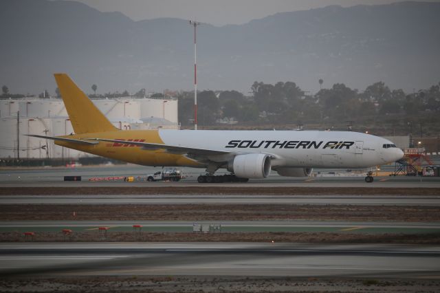 BOEING 777-200LR (N774SA)