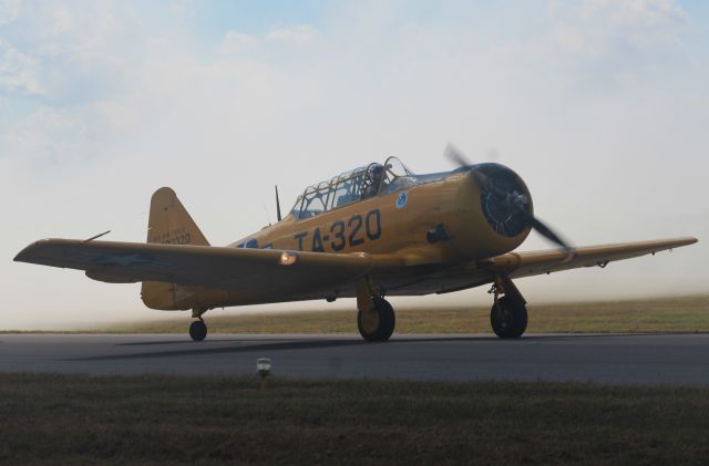 North American T-6 Texan (N4996H)