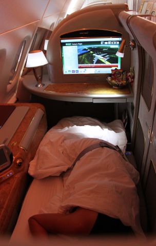 Airbus A380-800 — - Sleeping at Emirates First Class Suite, Flight from BKK to DXB