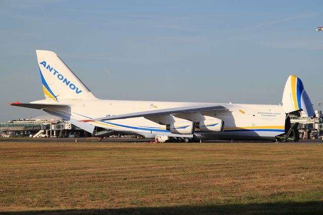 Antonov An-124 Ruslan (UR-82008)