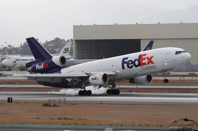 McDonnell Douglas DC-10 (N390FE)