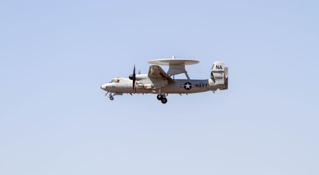 Grumman E-2 Hawkeye (16-5822) - E-2 Hawkeye landing on 25L for a fuel stop before heading back home to Point Mugu.