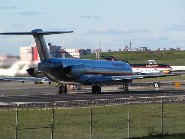 McDonnell Douglas MD-82 (N208AA)