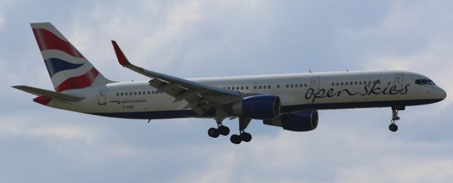 Boeing 757-200 (F-HAVI) - Open Skies livery on BAW 757-200, final approach to Newark Liberty, 8/17/14