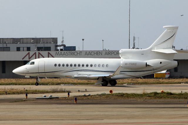 Dassault Falcon 7X (M-YNNS)