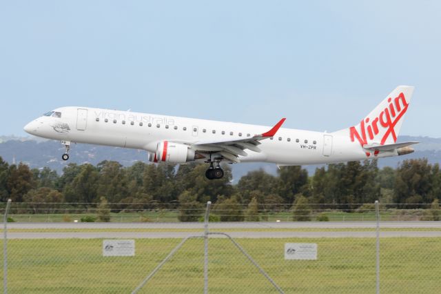 Embraer ERJ-190 (VH-ZPR) - About to put down on runway 05. Thursday, 19 June 2014.