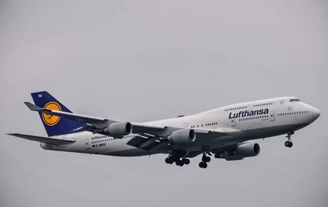 Boeing 747-400 (D-ABVU) - Lufthansa 442 approaching runway 21R at Detroit Metro Airport, from Frankfurt Au Main. June 2018.