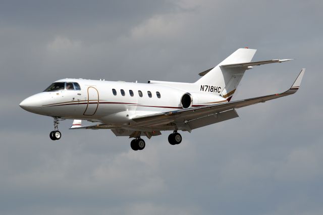 Hawker 800 (N718HC)