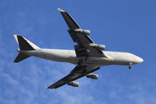 Boeing 747-400 (LX-OCV)