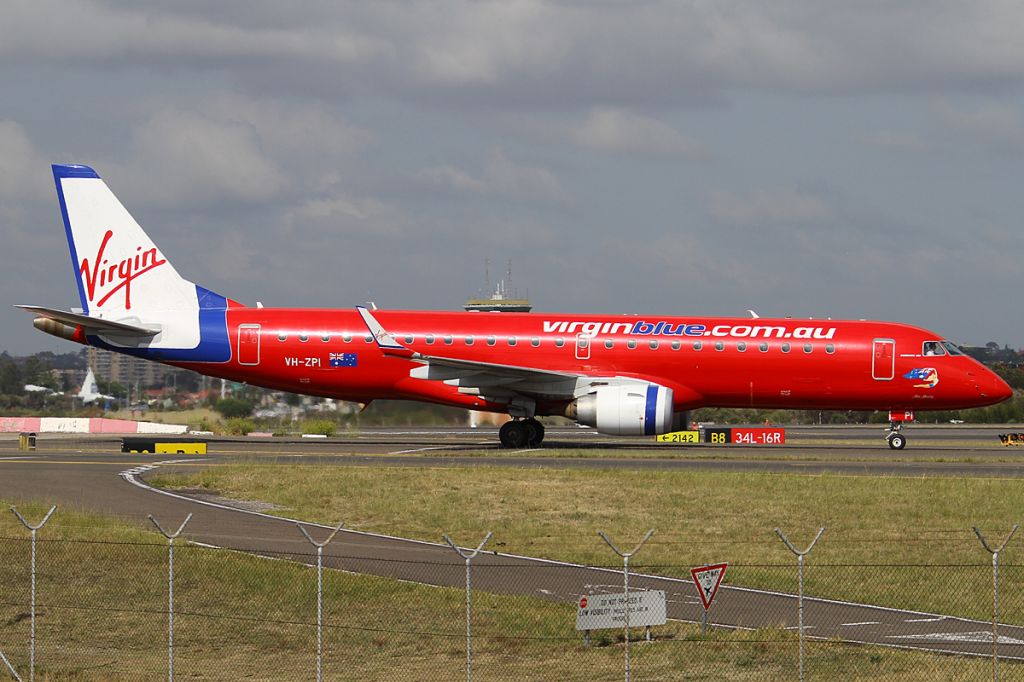 Embraer ERJ-190 (VH-ZPI) - 24 NOV 2012