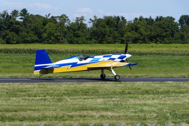 EXTRA EA-300 (N330KA)