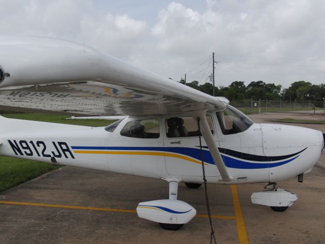 Cessna Skyhawk (N912JR)