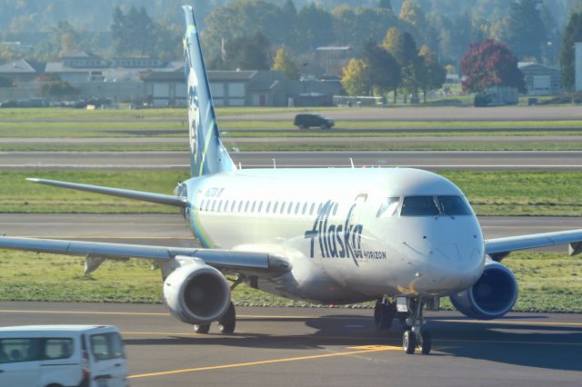 Embraer 175 (N627QX)