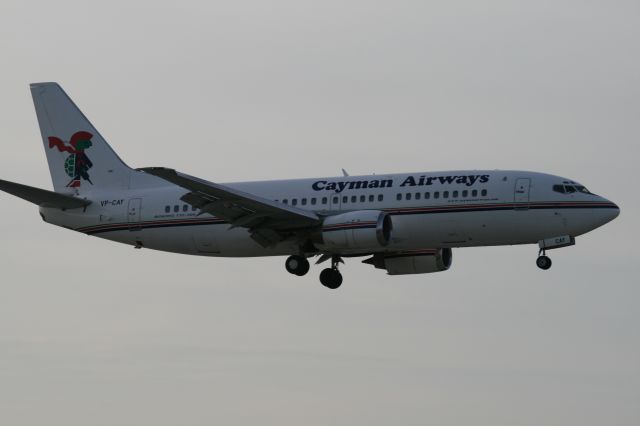 BOEING 737-300 (VP-CAY)