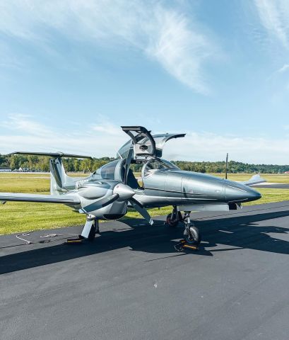 Diamond DA-62 (N78DT)