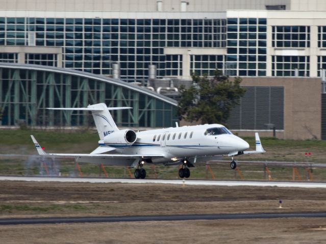 Learjet 45 (N451N) - Very smooth touchdown.