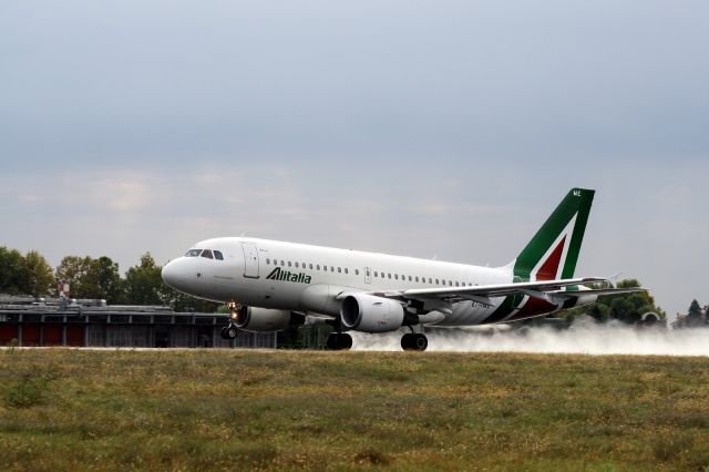 Airbus A319 (EI-IME)